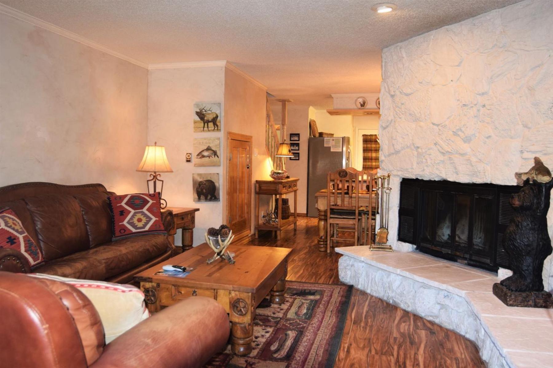 Claim Jumper Townhouse 16 - On The River - Across From The Fishing Ponds - In Town - Near The Ski Area - Fireplace - Wifi - Sate Red River Luaran gambar
